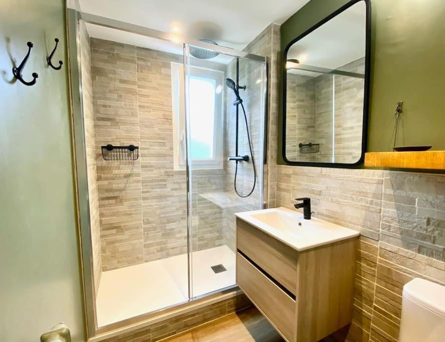 Apartmán Pluton - Sils Caen Exteriér fotografie